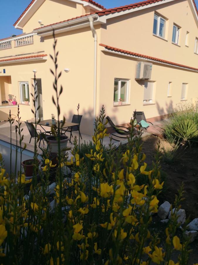 Apartmani "Sandro" Gonar Rab Town Exterior foto