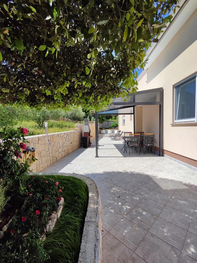 Apartmani "Sandro" Gonar Rab Town Habitación foto