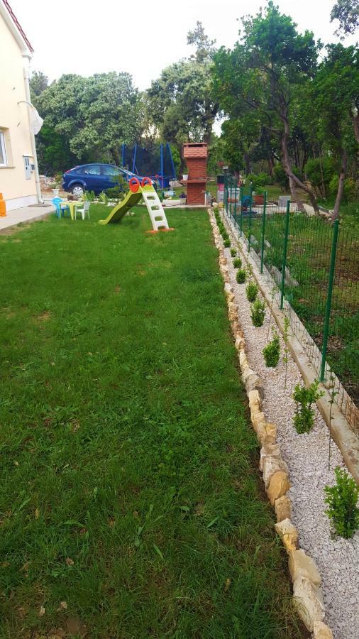 Apartmani "Sandro" Gonar Rab Town Exterior foto