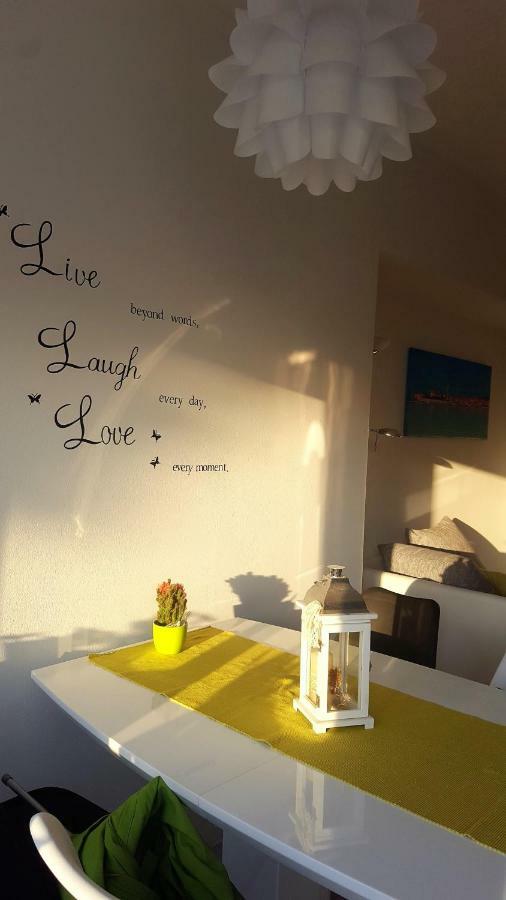 Apartmani "Sandro" Gonar Rab Town Exterior foto